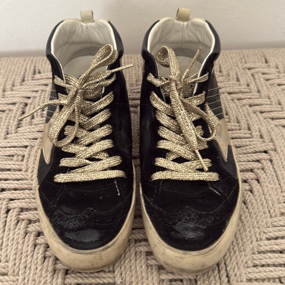 GOLDEN GOOSE- WORN ONCE❗️
